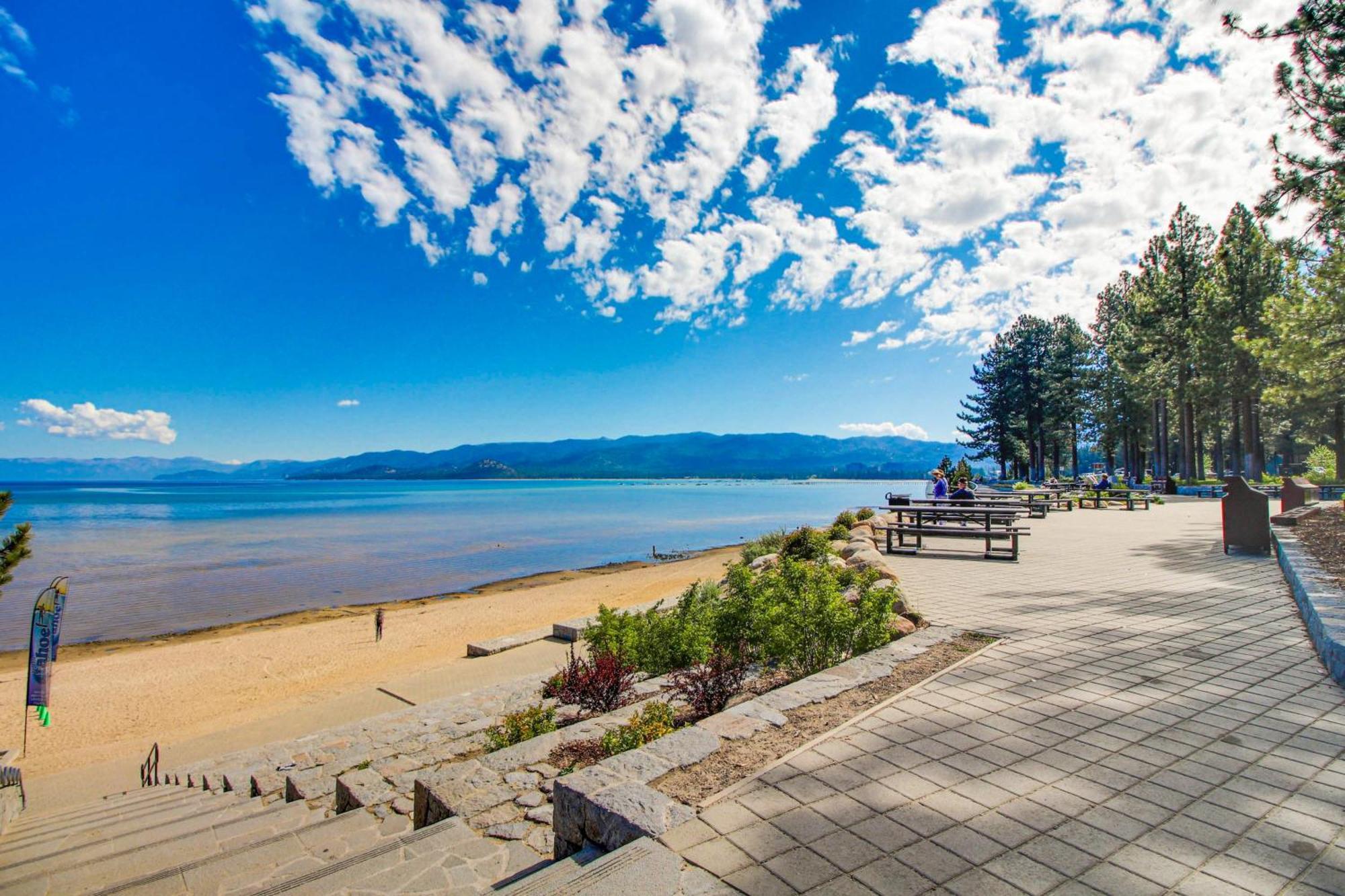 Lakeland Village South Lake Tahoe Room photo