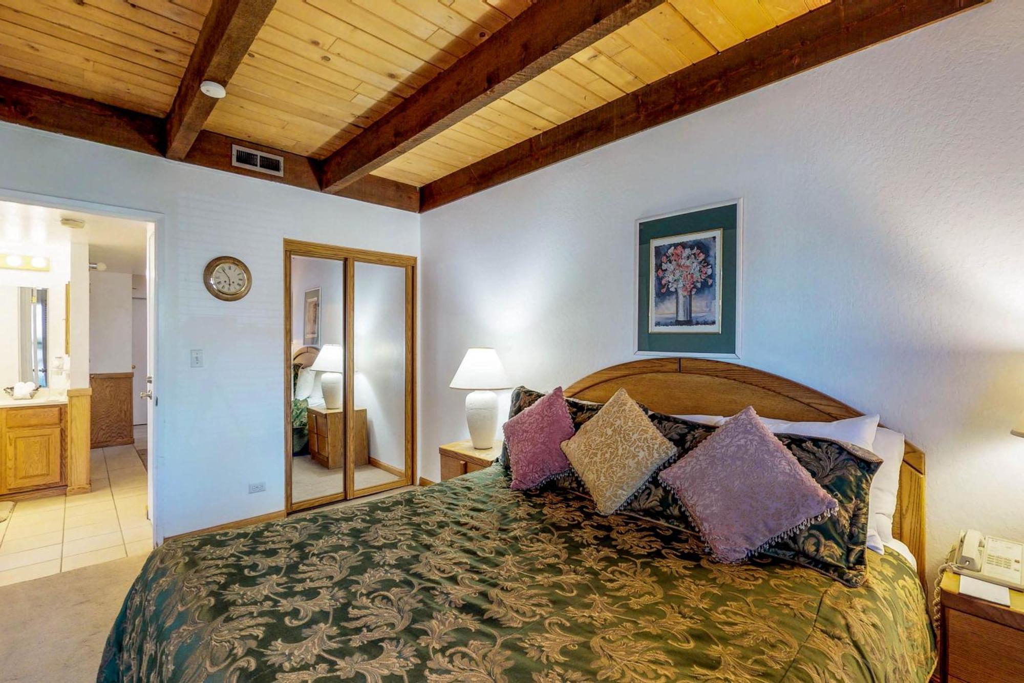 Lakeland Village South Lake Tahoe Room photo
